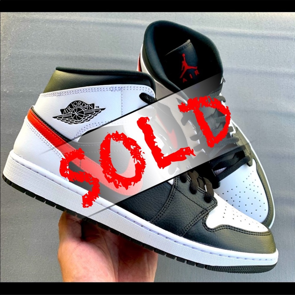 Jordan 1 mid ❌SOLD🎁 - Picture 1 of 9
